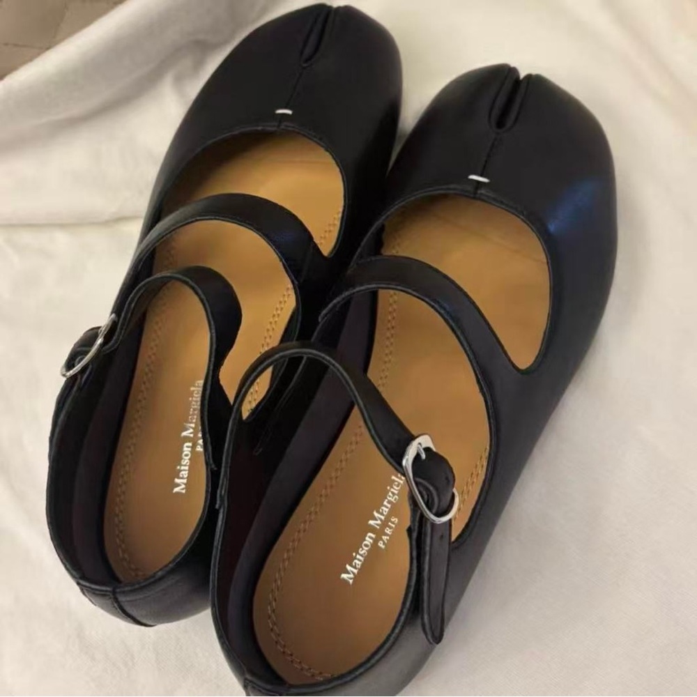 Maison Martin Margiela Black Split-Toe Flats